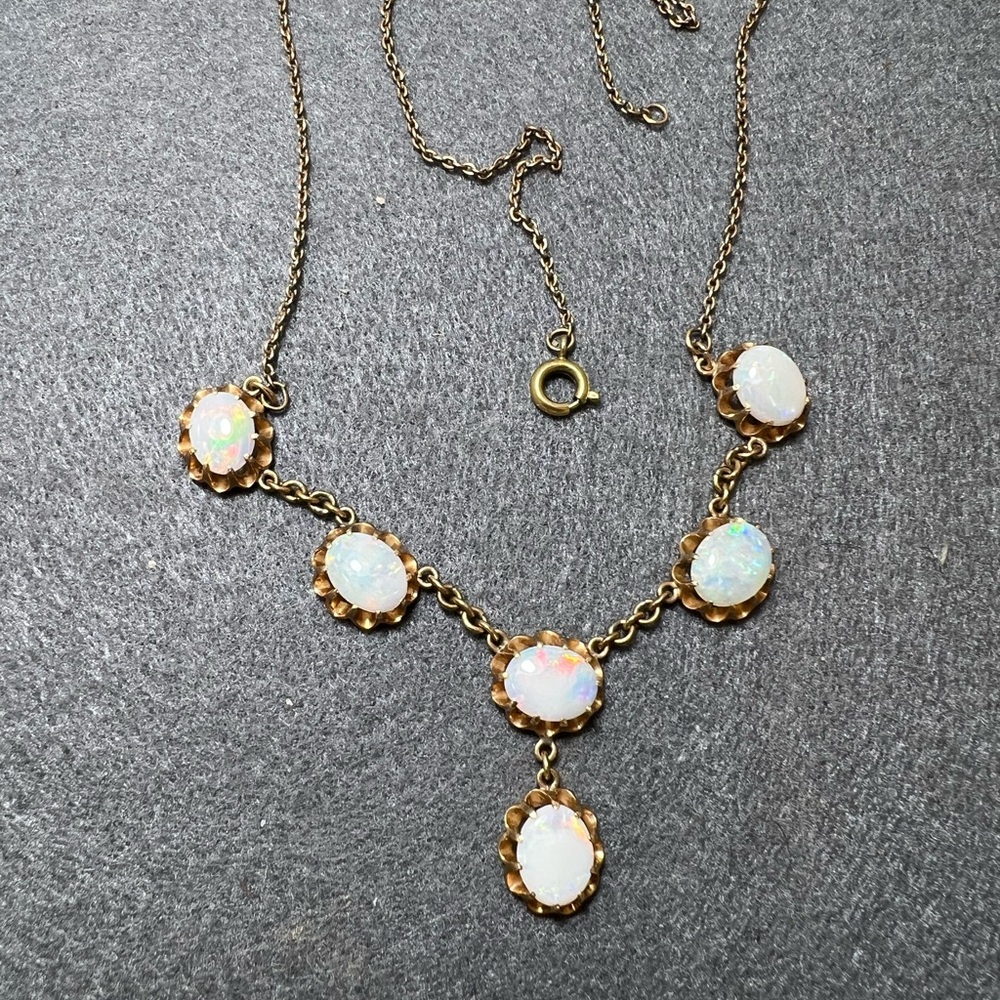 10K Yellow Gold and Opals Vintage Necklace